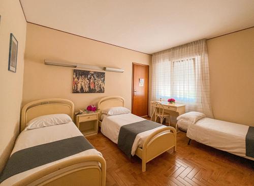 921albergo-fratte-camera-tripla